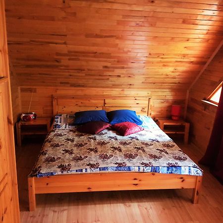 Viesu Nams Barzi Hotel Tinuzi Bagian luar foto