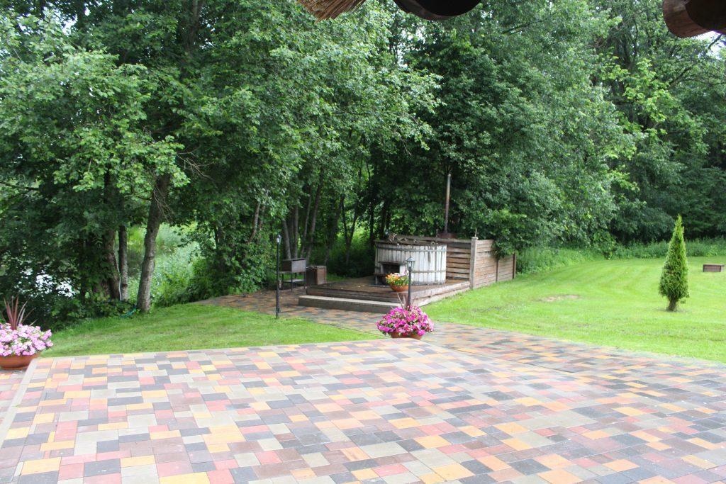 Viesu Nams Barzi Hotel Tinuzi Bagian luar foto