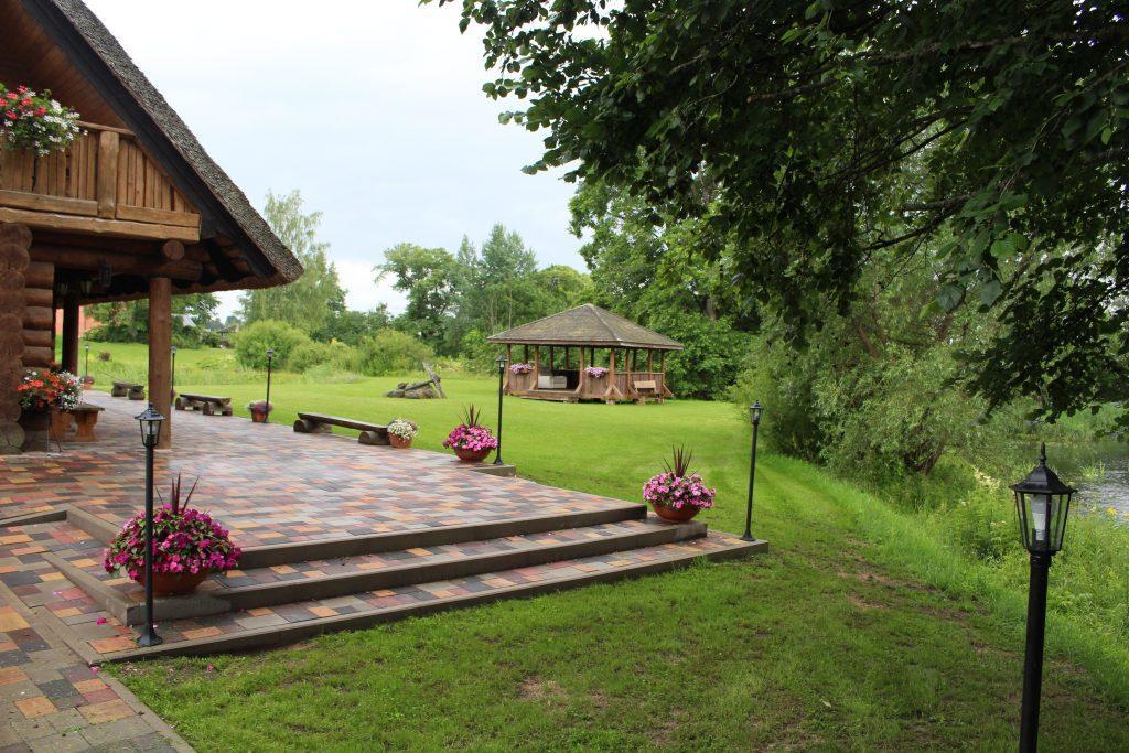 Viesu Nams Barzi Hotel Tinuzi Bagian luar foto