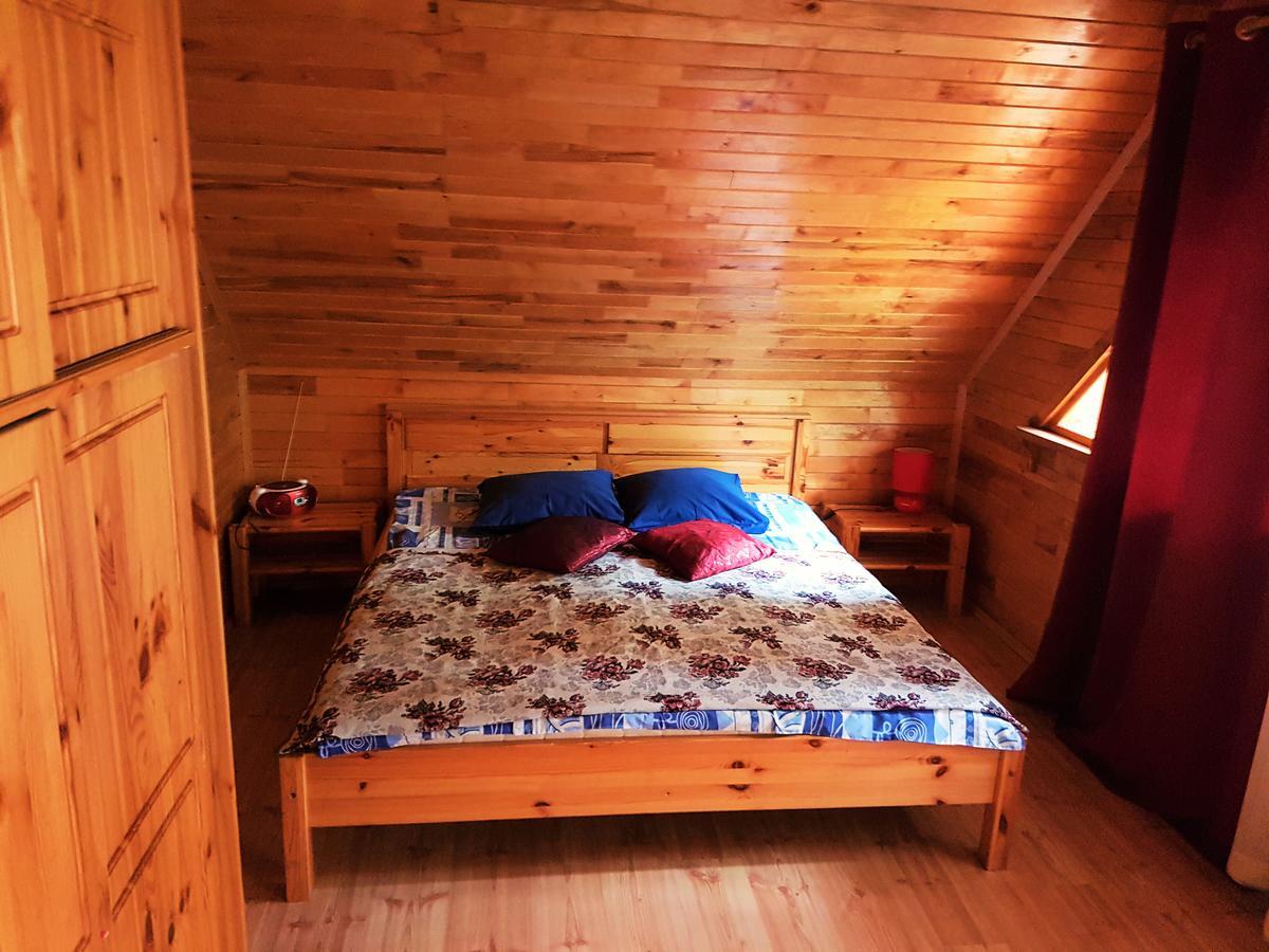Viesu Nams Barzi Hotel Tinuzi Bagian luar foto
